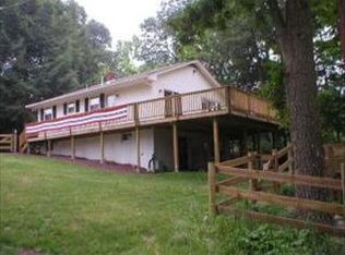 961 Pine Heights Rd, Reading, PA 19605