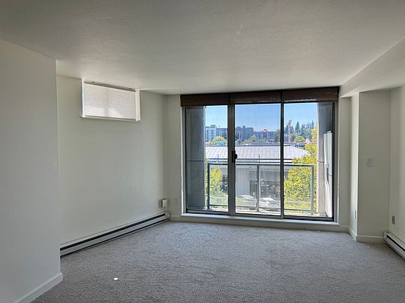5th image of 1100 106th Ave NE APT 209