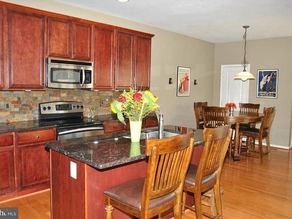 5th image of 9153 Stonegarden Dr