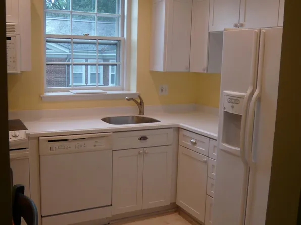 3750 39th St NW, Washington, DC 20016