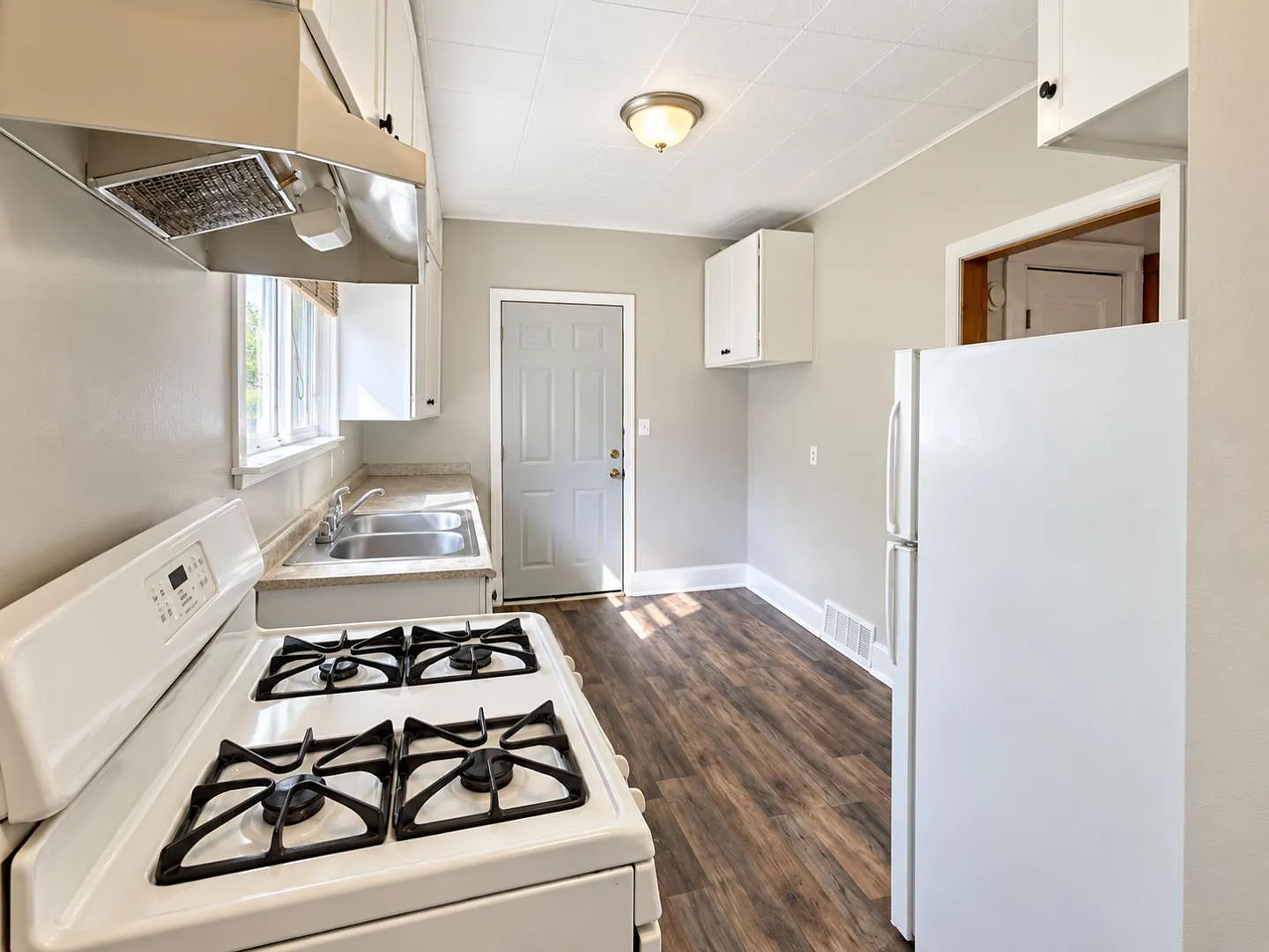1124 W Allegan St - 1124 W Allegan, Unit 1 — Photo 4