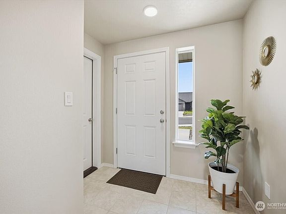 3rd image of 700 Regina Place