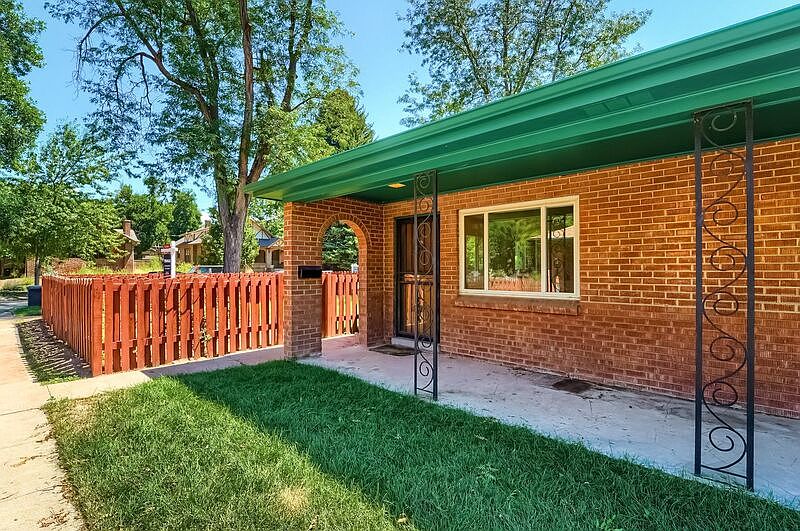 1st image of 2277 Dahlia St