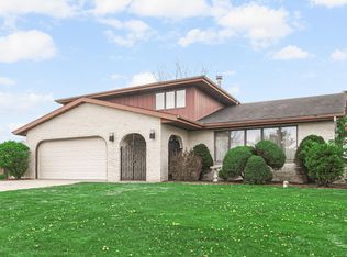 649 W 128th Ct, Crown Point, IN 46307