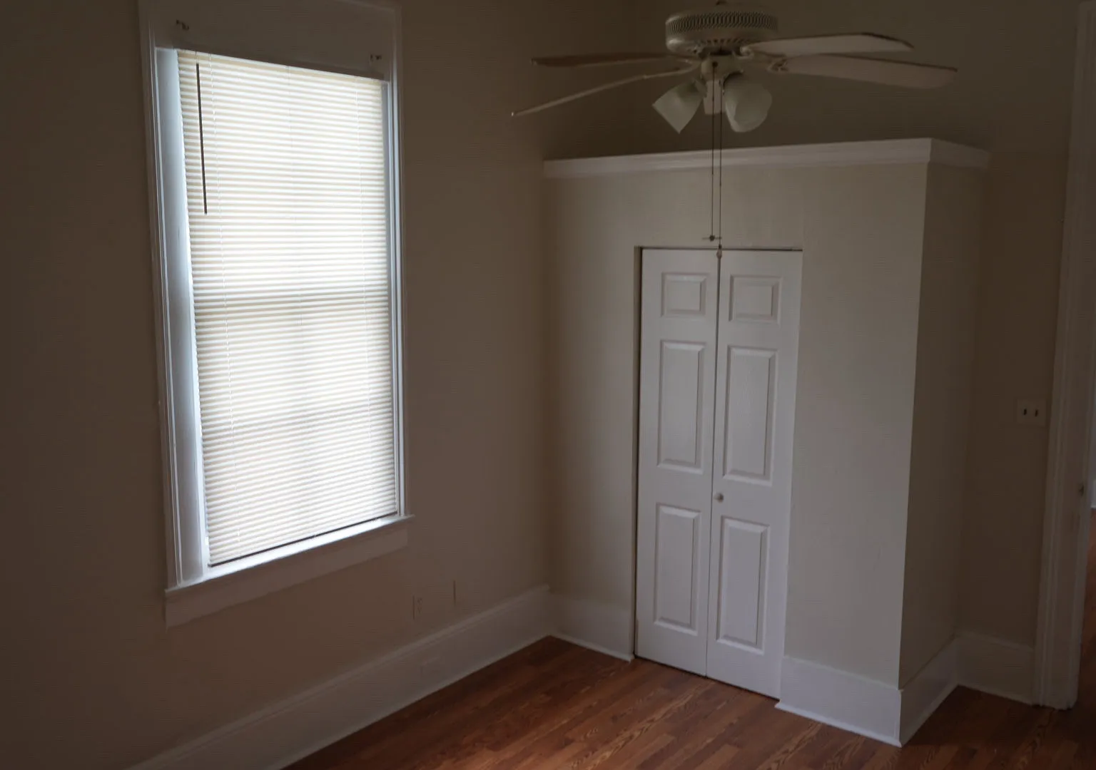 2624 Jackson Ave — Photo 1