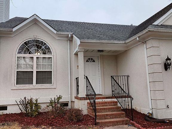 2nd image of 6801 Ivanhoe Ct