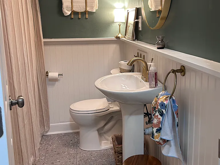 2328 Edison St — Photo 9