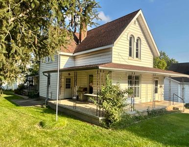 402 S Mechanic St, Decorah, IA, 52101