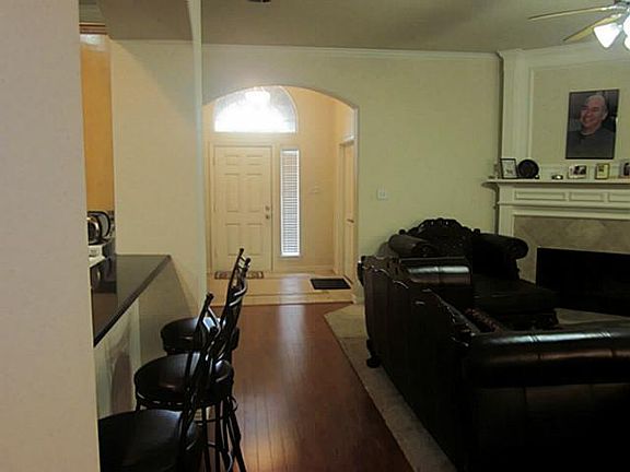 5th image of 310 Park Crest Ave