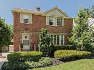 2368 Loyola Rd, University Heights, OH 44118