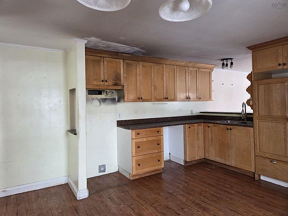 5th image of 131 Logan Rd