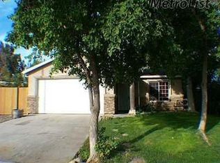 911 Robert Ave, Ripon, CA 95366