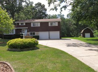 1287 Glane Ct, Oshkosh, WI 54902