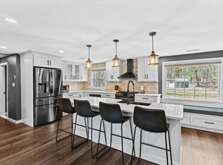 8 Gelding Rd, Chelmsford, MA 01824