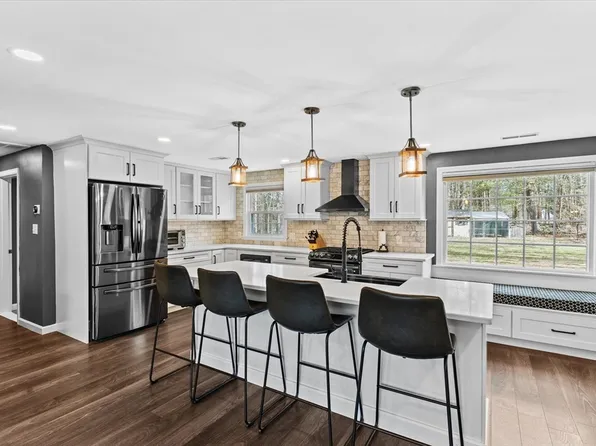 8 Gelding Rd, Chelmsford, MA 01824