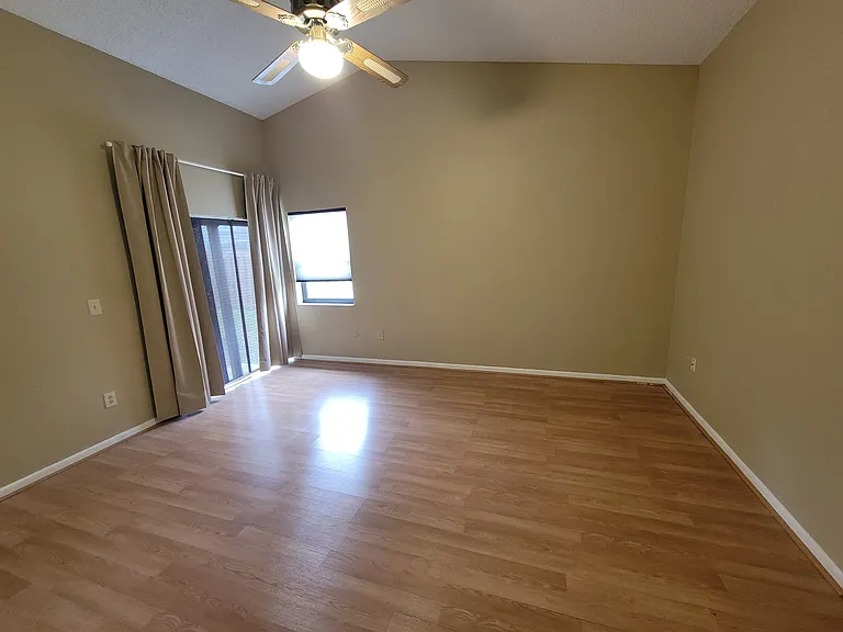 5881 Chester Ln — Photo 19