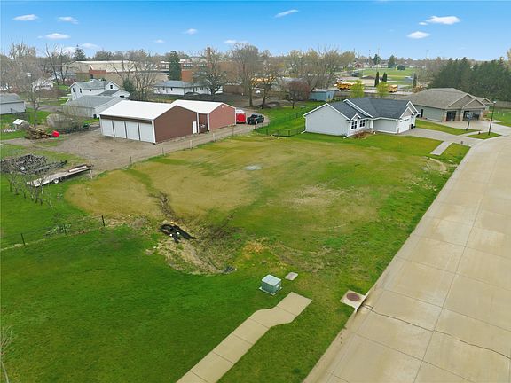 3rd image of 708 Pointer Cir