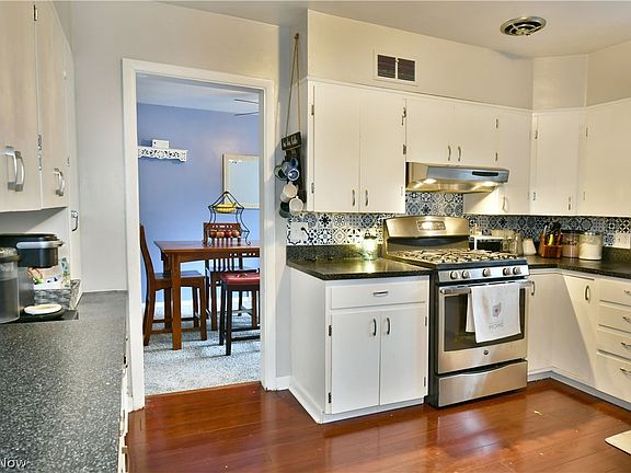 5th image of 6526 Amelia Ave