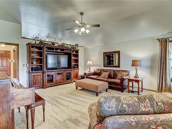 5th image of 1308 SW 111th Pl