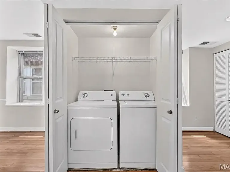 5360 Pershing Ave #6C — Photo 10