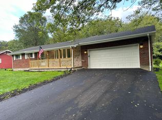 394 Hemlock Dr, Tobyhanna, PA 18466