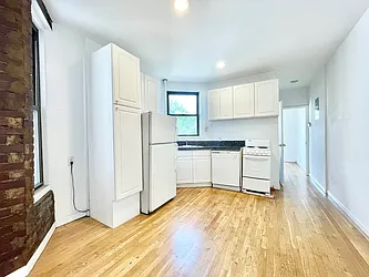 Rented by HOLTON REAL ESTATE INC.