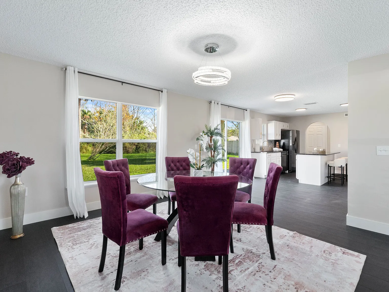3 bed, 2200 sqft, $2,450 — Photo 4