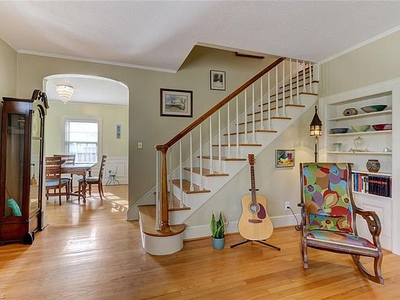 4th image of 217 N Elam Ave