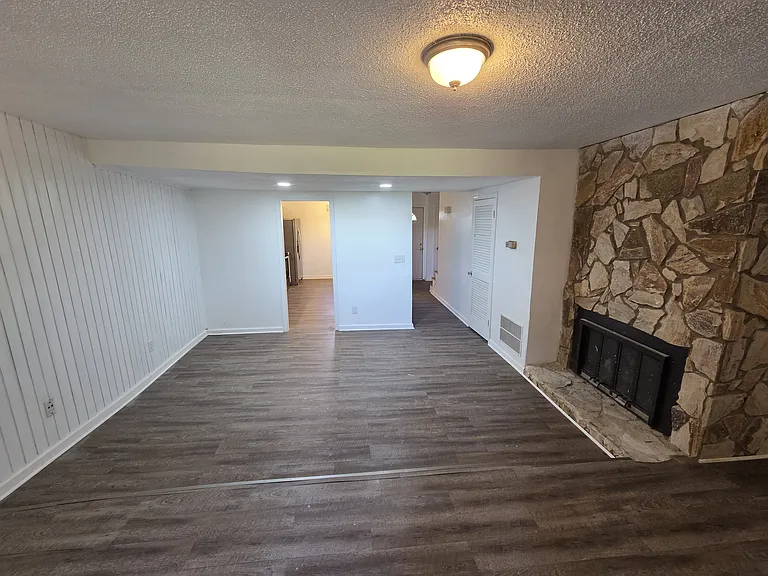 3757 Heathrow Dr — Photo 40