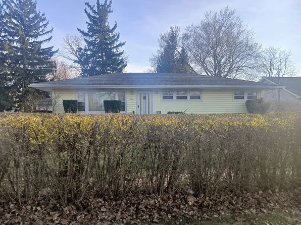 400 E Grove St, Capron, IL 61012