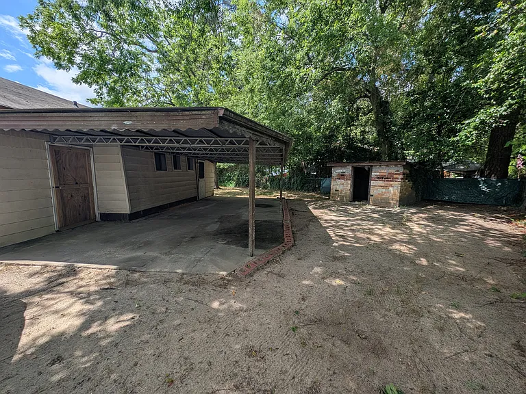 200 Naomi Dr — Photo 8