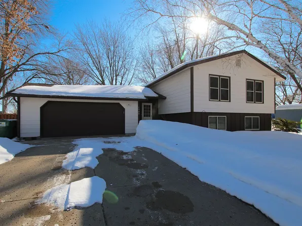 1526 Newton Ave N, Glencoe, MN 55336