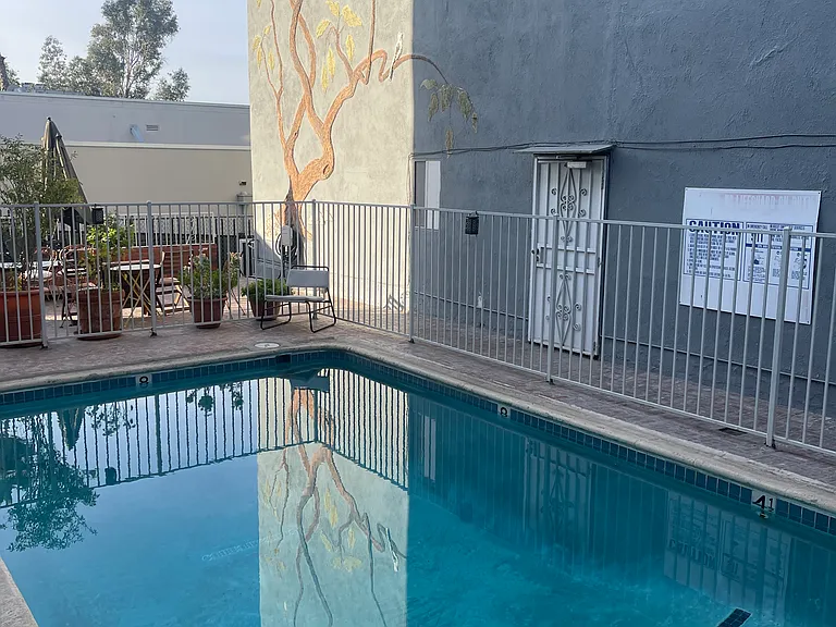 1810 N Bronson Ave #102A — Photo 4