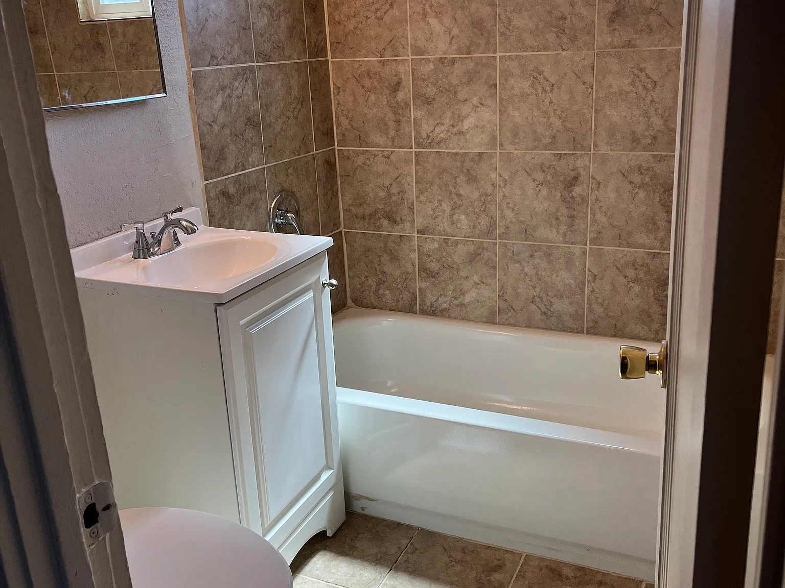 822 Granada St — Photo 4