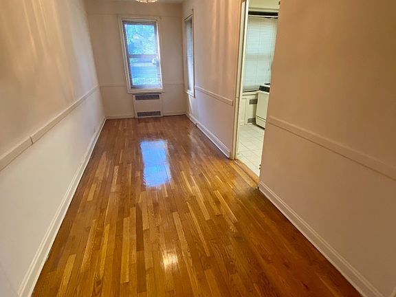 5th image of 311 Main St Floor 1E-1