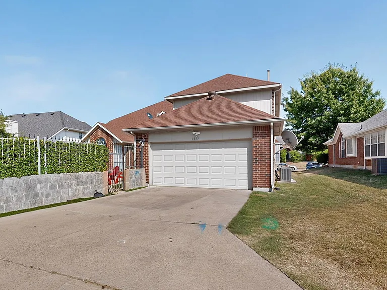 7217 Randall Way — Photo 9