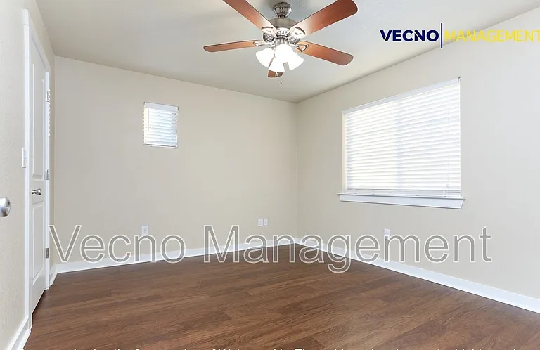 211 Circle Court Dr #211 — Photo 17