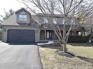 3 Saddlewood Ct, Sugar Grove, IL 60554