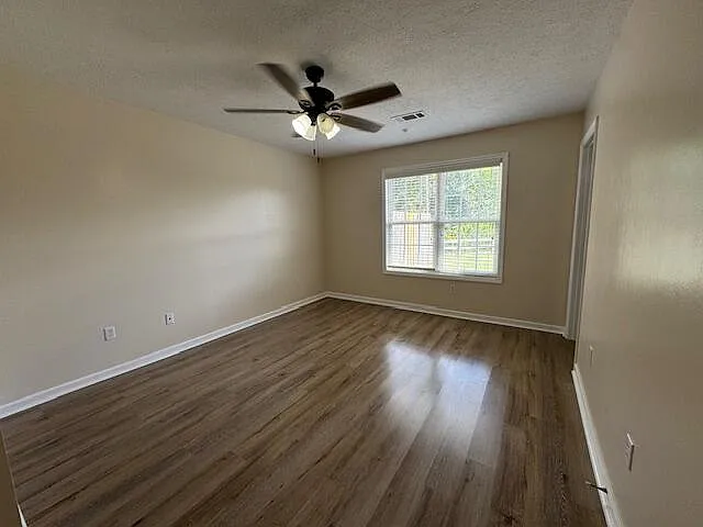 550 Date Palm Cir — Photo 12