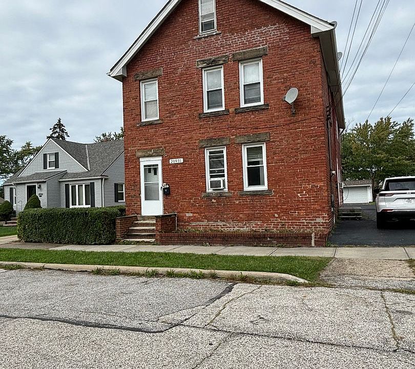 1st image of 20931 N Vine Ave