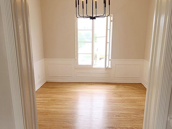 4th image of 1005 S Holt Ave