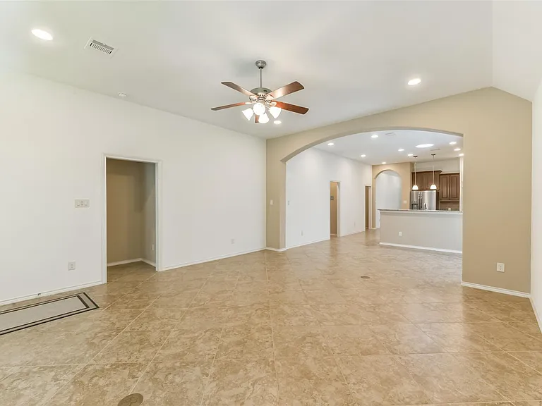 248 Clementine Ct — Photo 8