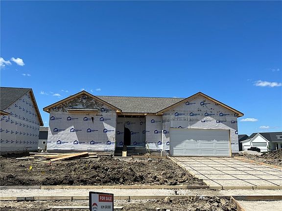 4th image of 728 NE Deerfield Dr