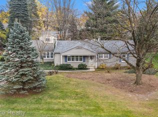 6415 Thurber Rd, Bloomfield Hills, MI 48301