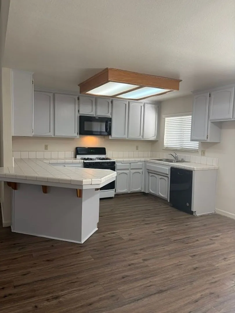 10808 Sunset Canyon Dr. - House — Photo 3