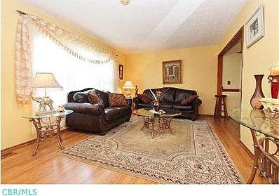 3rd image of 6678 Helm Ave