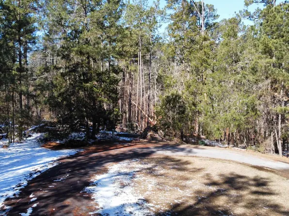 210 Georgian Ln, McCormick, SC 29835