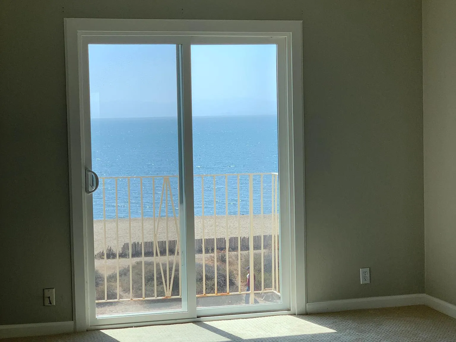 933 Shoreline Dr — Photo 3