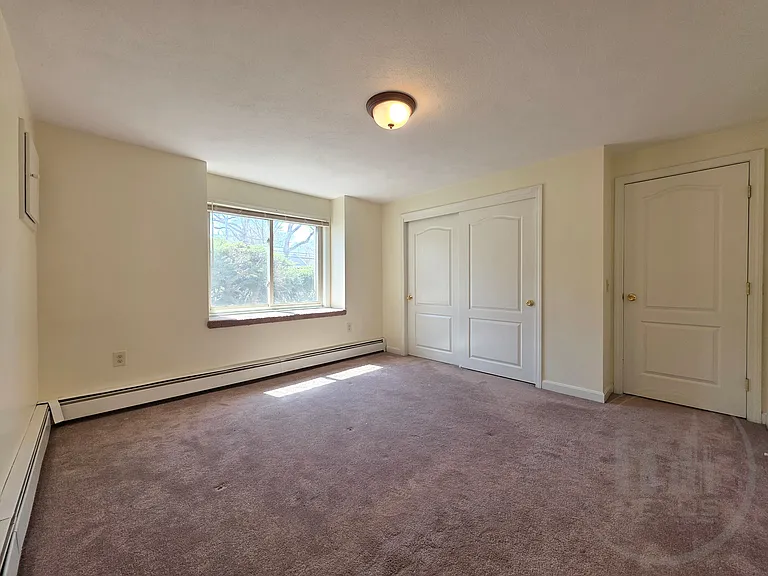 122-124 Rounds Ave — Photo 9