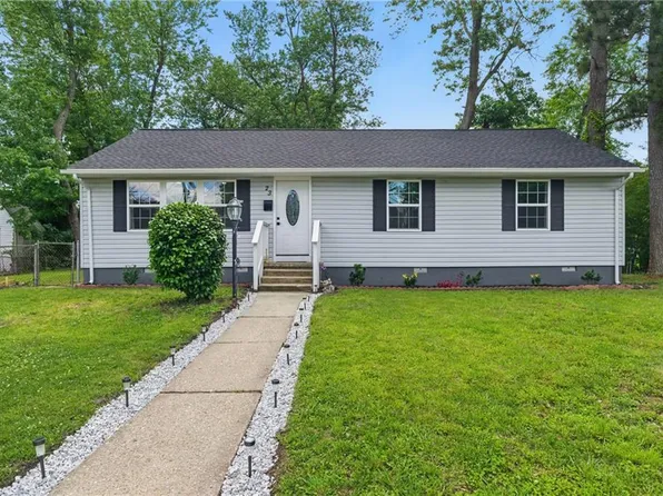 23 Stonewall Ter, Hampton, VA 23666